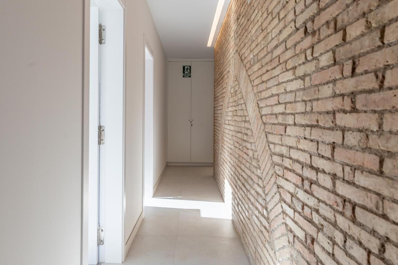 Chic & Comfortable Apartment, Private Terrace Valence