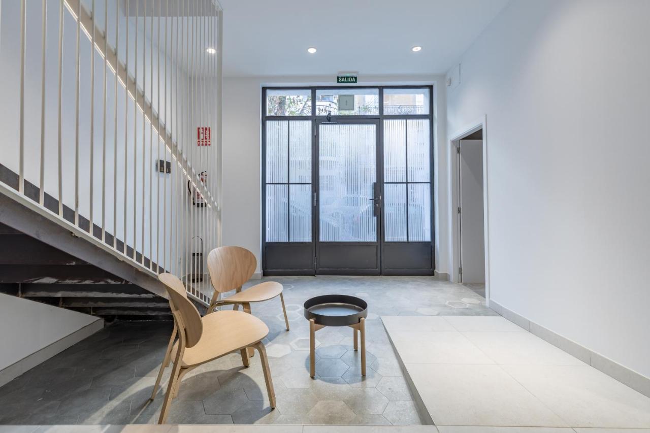 Chic & Comfortable Apartment, Private Terrace * Valence